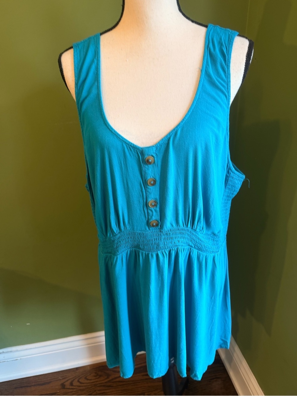 torrid Teal Scoop-Neck Button Front Tank - Picture 2 of 11